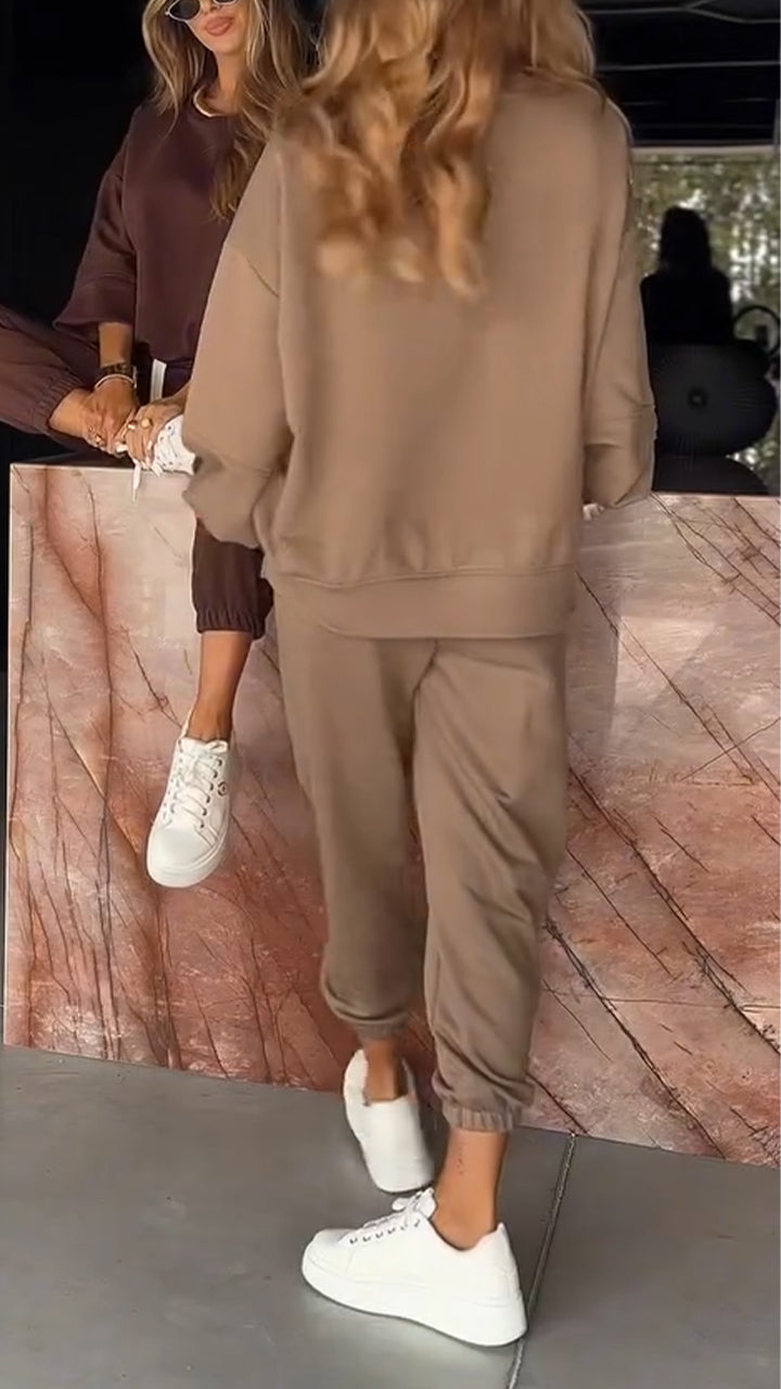 Damski zestaw casualowy z bluzką i spodniami z okrągłym dekoltem