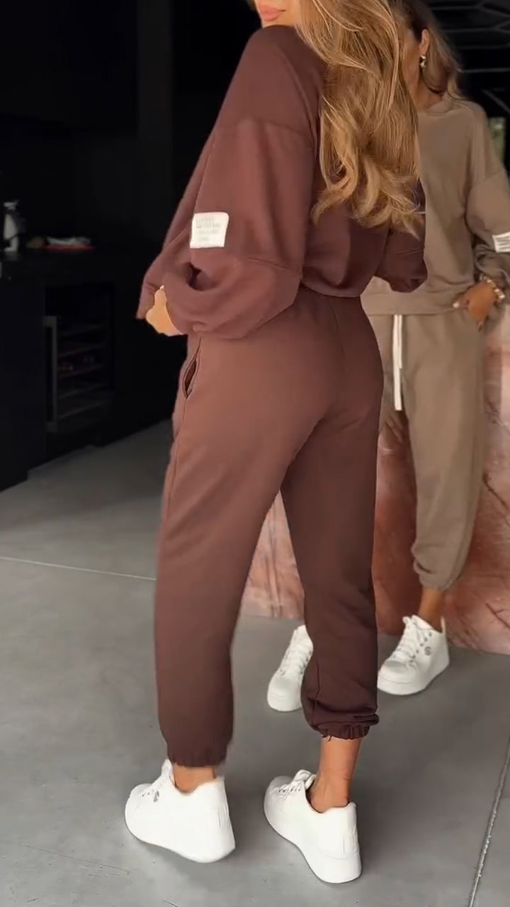 Damski zestaw casualowy z bluzką i spodniami z okrągłym dekoltem